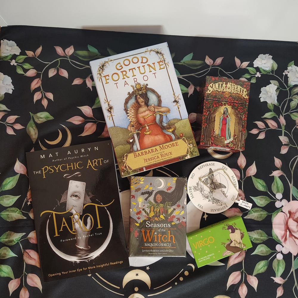 Tarot and Oracle Card Set